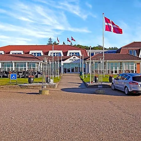 Hotel Pinenhus 3*
