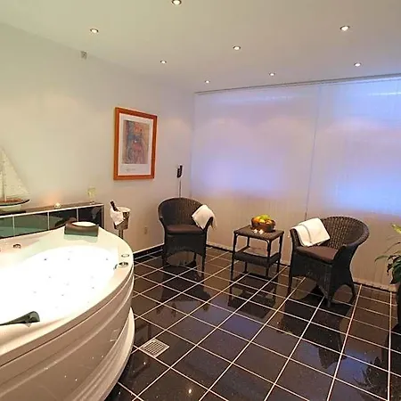 Hotel Pinenhus 3*