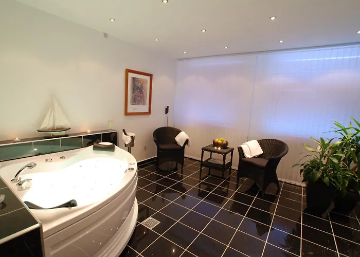 Hotel Pinenhus Glyngore